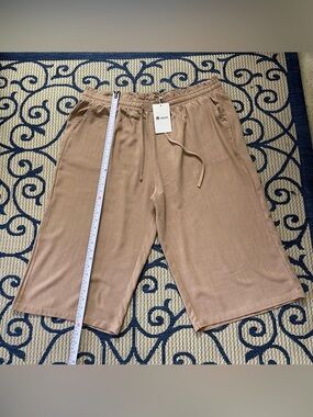 Women’s Casual Hybrid Drawstring Shorts in Light Brown
